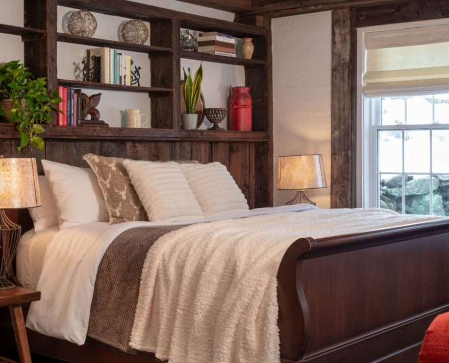 Premium Honeymoon – 1 King at Tucker Hill Lodge in Vermont