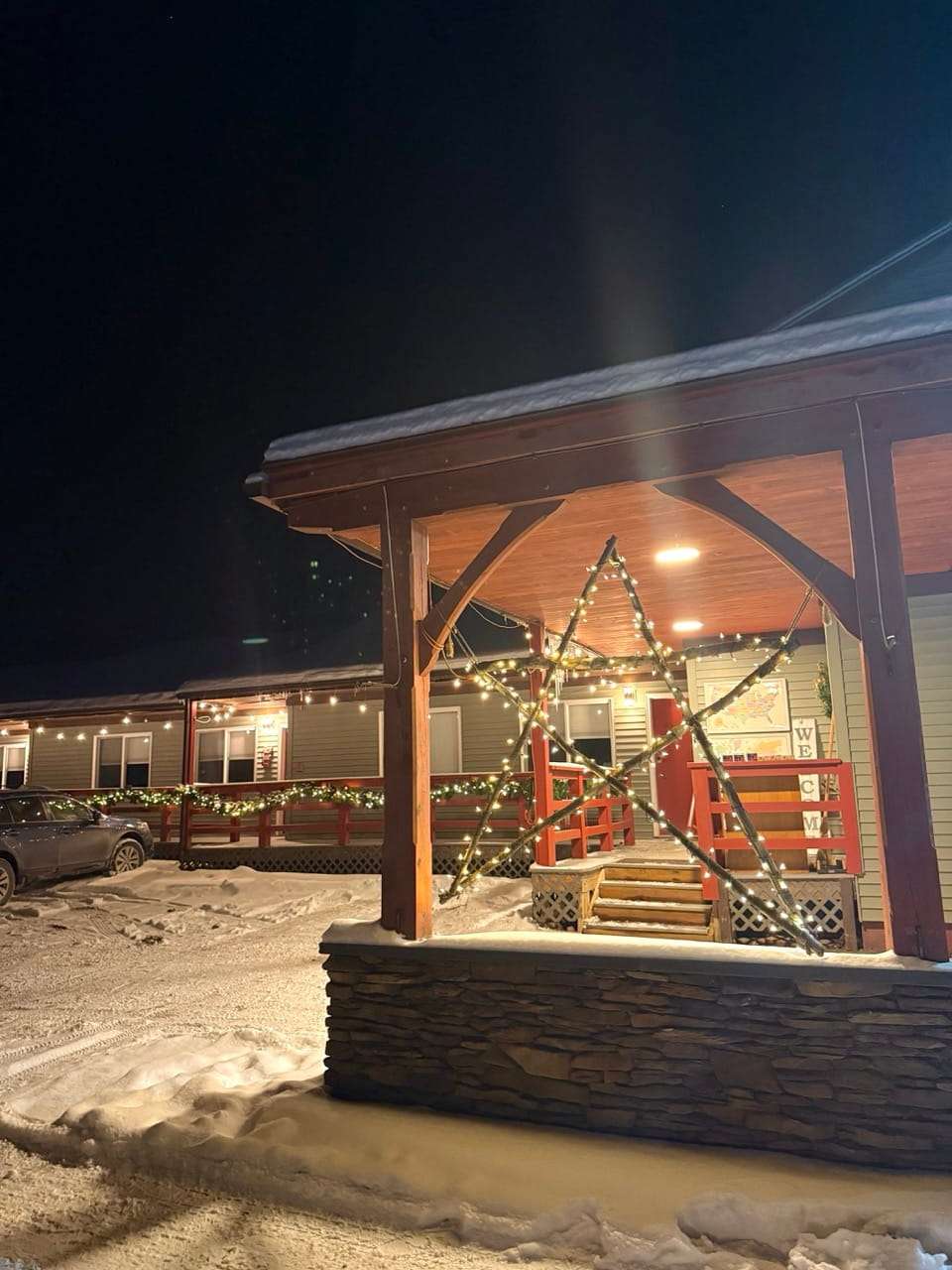 A business in Vermont decorated with a wooden Christmas Star, a Mad River Valley Tradition